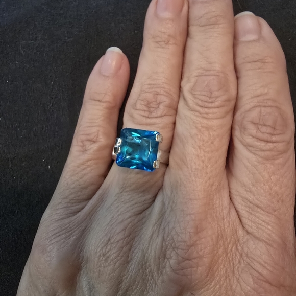 Stunning Blue Gemstone Ring-Vintage - Picture 8 of 12